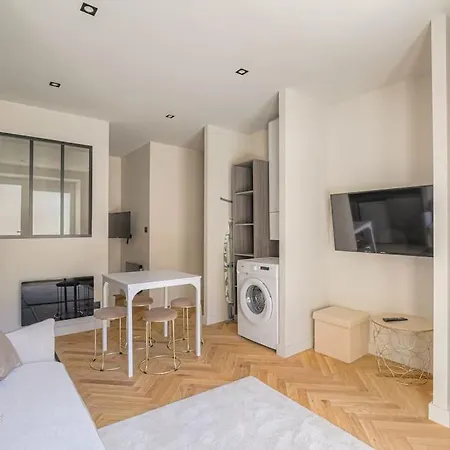 With Sleeping Area For 4, Saint-didier *